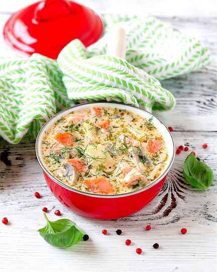 Рецепт сырного супа с форелью и грибами