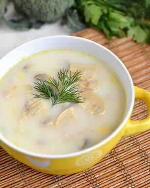 Сырный суп с курицей и грибами