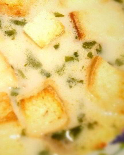 Рецепт сырного супа с курицей, шампиньонами и гренками
