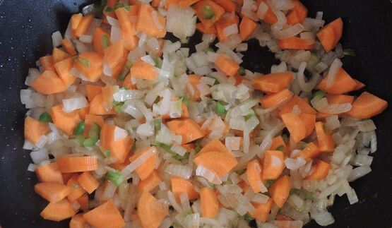 рыбный суп уха из красной рыбы