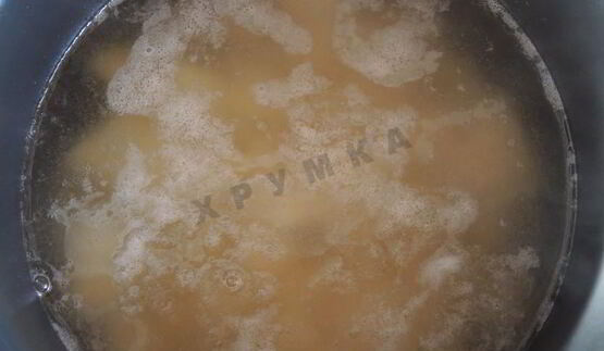 рыбный суп уха из красной рыбы