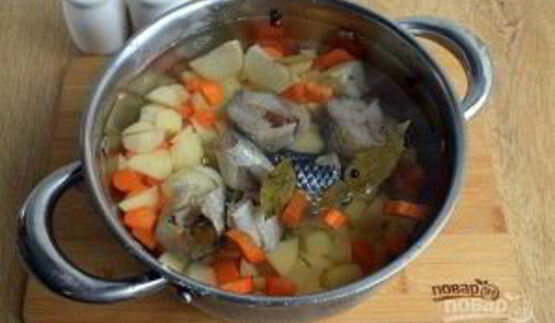 уха в хлебном горшочке