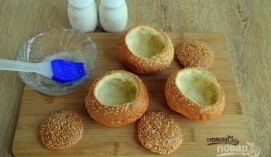 уха в хлебном горшочке