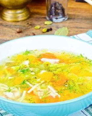 Яркий куриный суп с тыквой