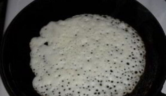 блины на кефире тонкие с дырочками