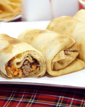 Блины с фаршем и морковью по-корейски