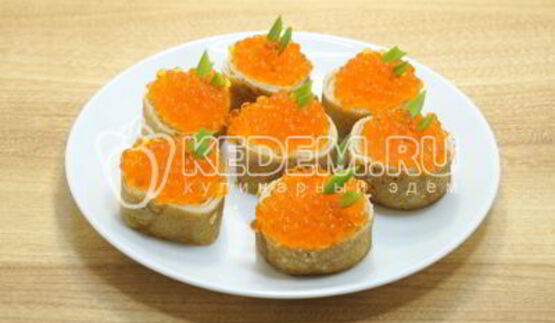 блины с красной икрой