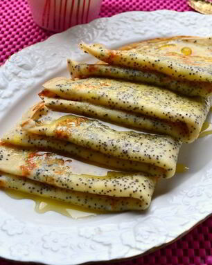 Маковые блины с цедрой лимона