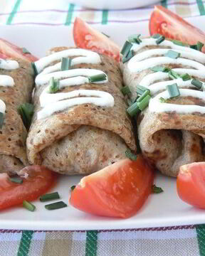 Ржаные блины, фаршированные печенью и грибами