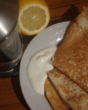 Тонкие блины со сметанкой