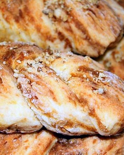 Рецепт булочек нежных творожных косички