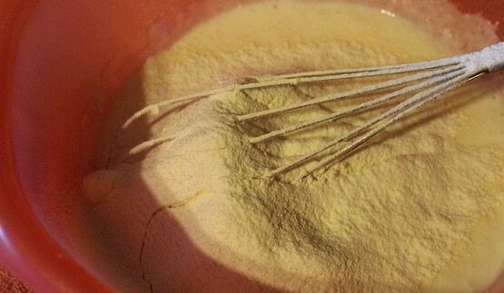 булочки-рулетики с чесноком и сыром