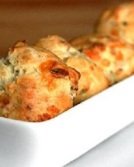 Рецепт булочек с беконом и сыром