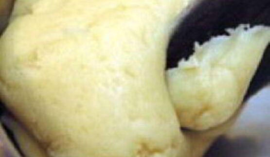 булочки с беконом и сыром