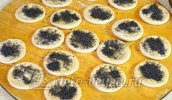 дрожжевые булочки с маком