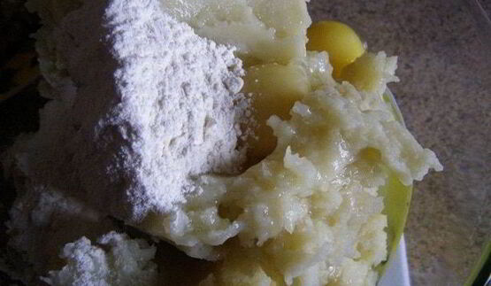 картофельные ватрушки с грибным фаршем