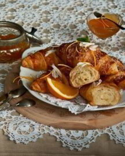 Рецепт круассанов с сыром и апельсиновым джемом
