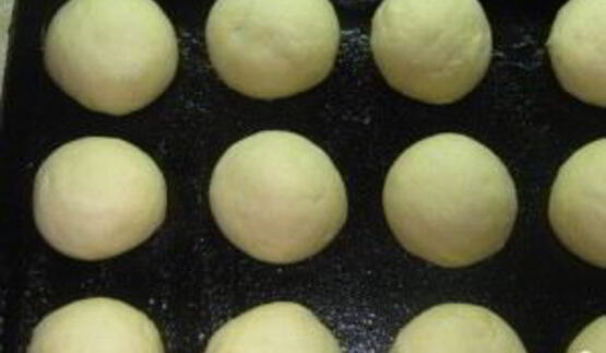 сдобные булочки с сахаром