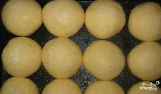 сдобные булочки с сахаром