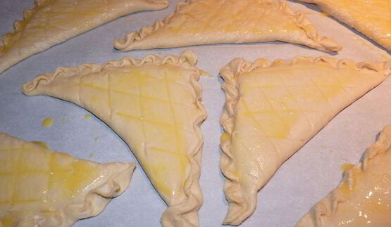 слоеные булочки с миндальной начинкой