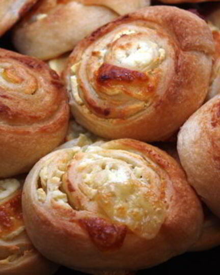 Рецепт сырных булочек из слоеного теста