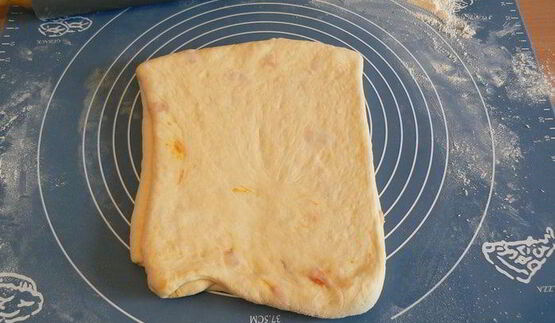 творожные витые булочки с курагой