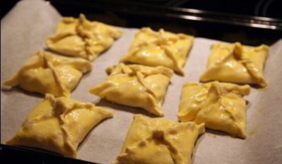 венгерские ватрушки с карамелизированными грушами