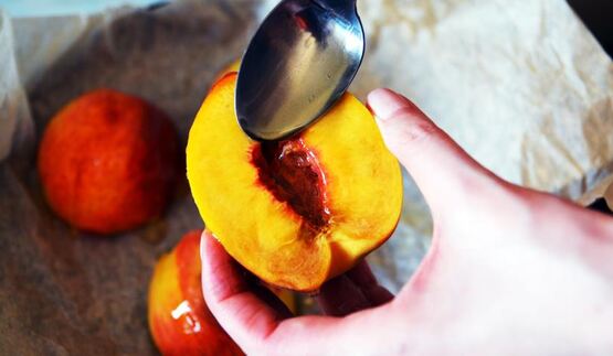 чизкейк нью-йорк с медовыми персиками