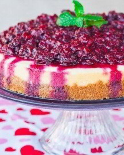 Рецепт чизкейка с ежевикой, малиной и гранатом