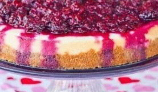 чизкейк с ежевикой, малиной и гранатом