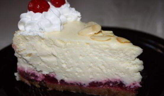 вишнево-миндальный чизкейк