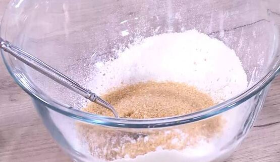 кекс на арахисовом масле с яблоком и шоколадом