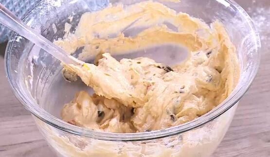 кекс на арахисовом масле с яблоком и шоколадом