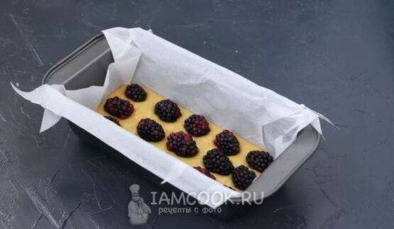 кекс с ежевикой