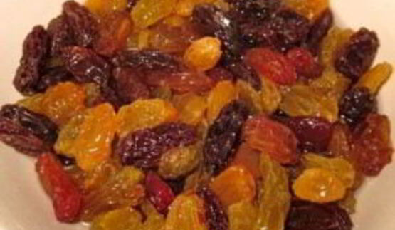 кекс с изюмом и грецкими орехами