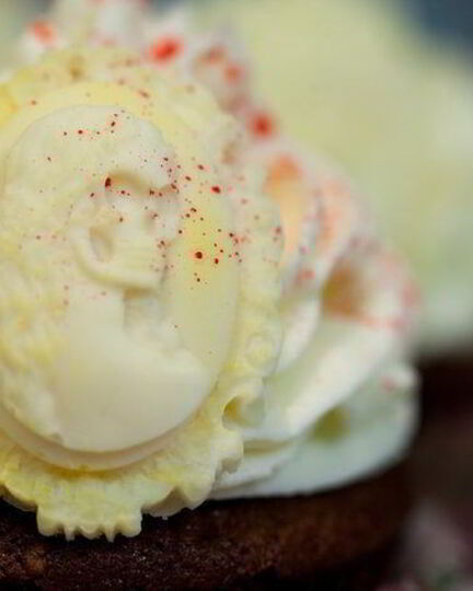 Рецепт кексов красный бархат с вишневой начинкой