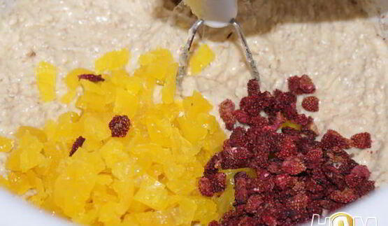 многозерновой кекс с земляникой