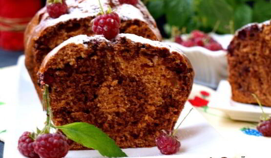 мраморный пряный кекс на сыворотке с малиной