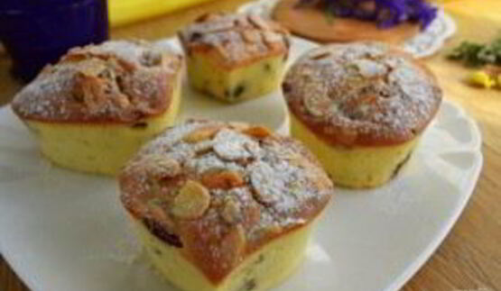 пасхальные кексы с клюквой