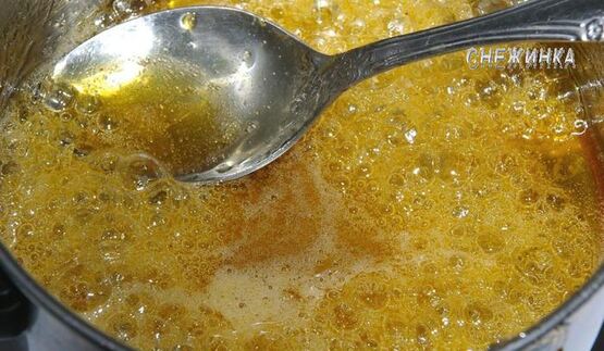 саварен — французская ромовая баба из дрожжевого теста