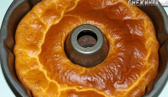 саварен — французская ромовая баба из дрожжевого теста