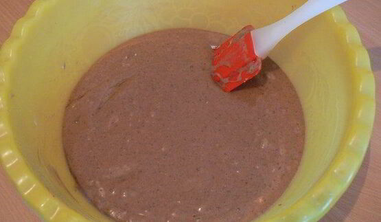 шоколадно-творожные кексы с брусникой