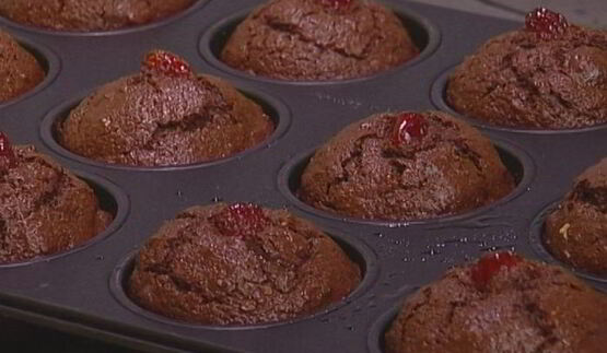 шоколадные кексы с вишней