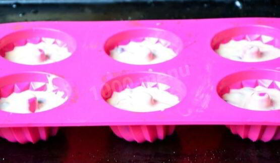 сметанные кексы с черникой