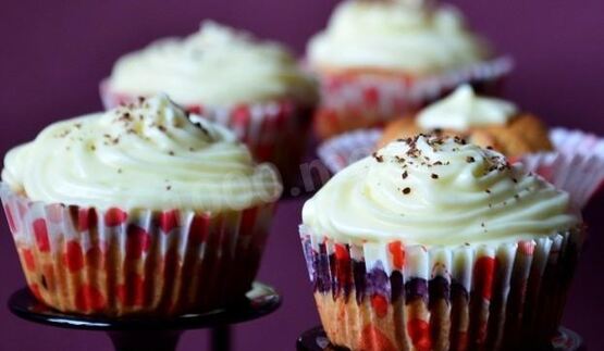 сметанные кексы с черникой