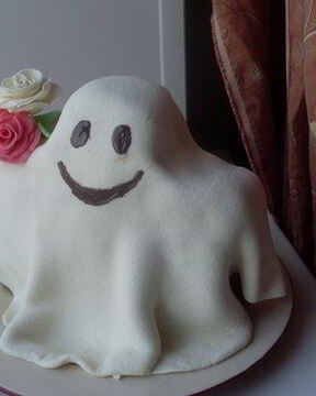 Торт-кекс Дружелюбное привидение на Хэллоуин