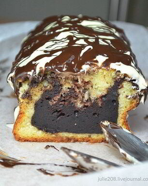 Ванильный кекс с влажной шоколадной начинкой