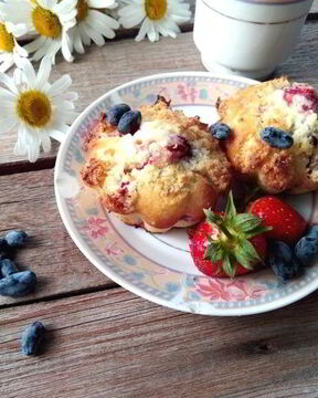 Ягодные кексы с кокосовым штрейзелем