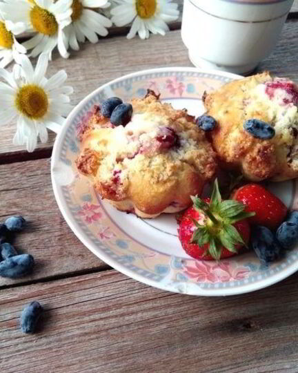 Рецепт ягодных кексов с кокосовым штрейзелем
