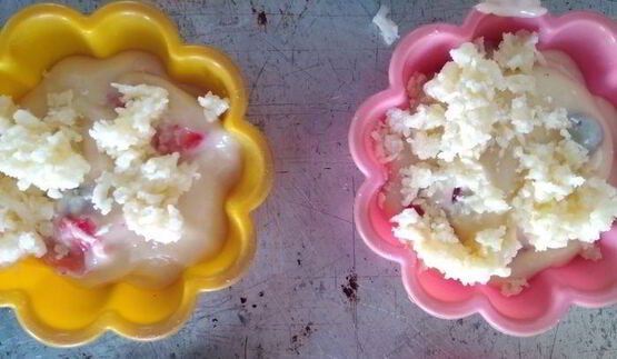 ягодные кексы с кокосовым штрейзелем